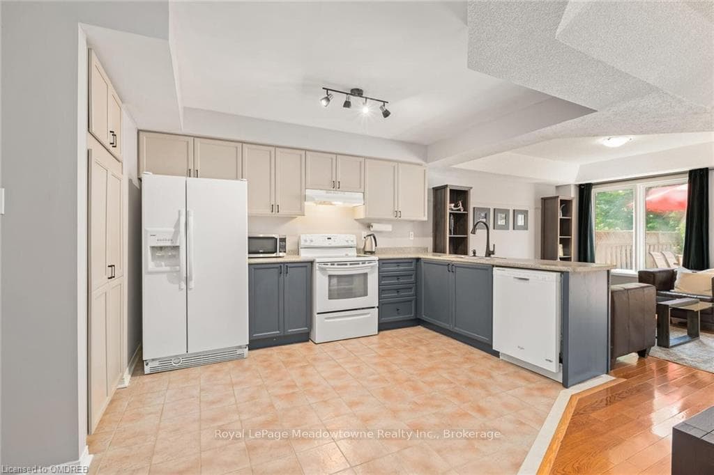 76 JAMES YOUNG Drive photo 7