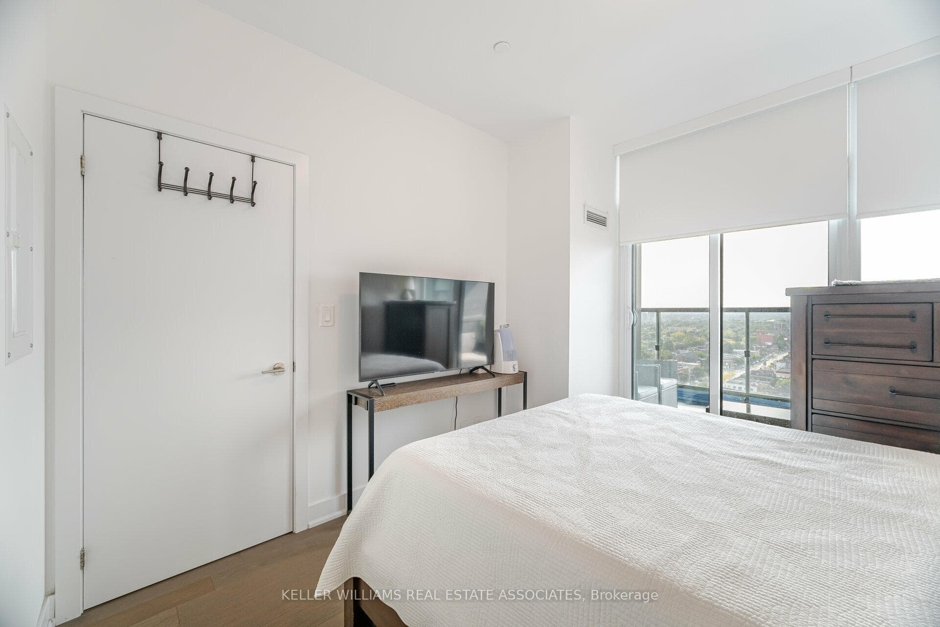 1486 Bathurst Street Unit 1601 photo 21