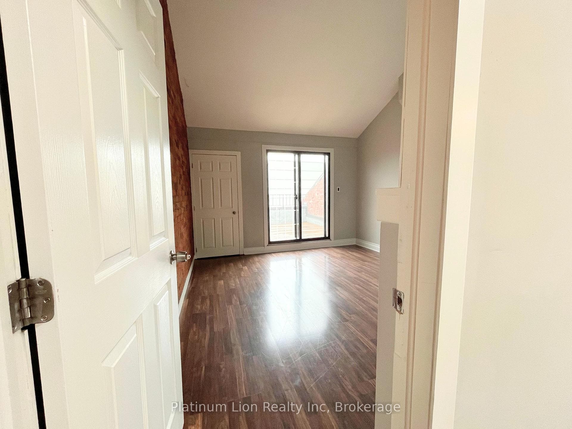 225 King Street Unit 4 photo 27
