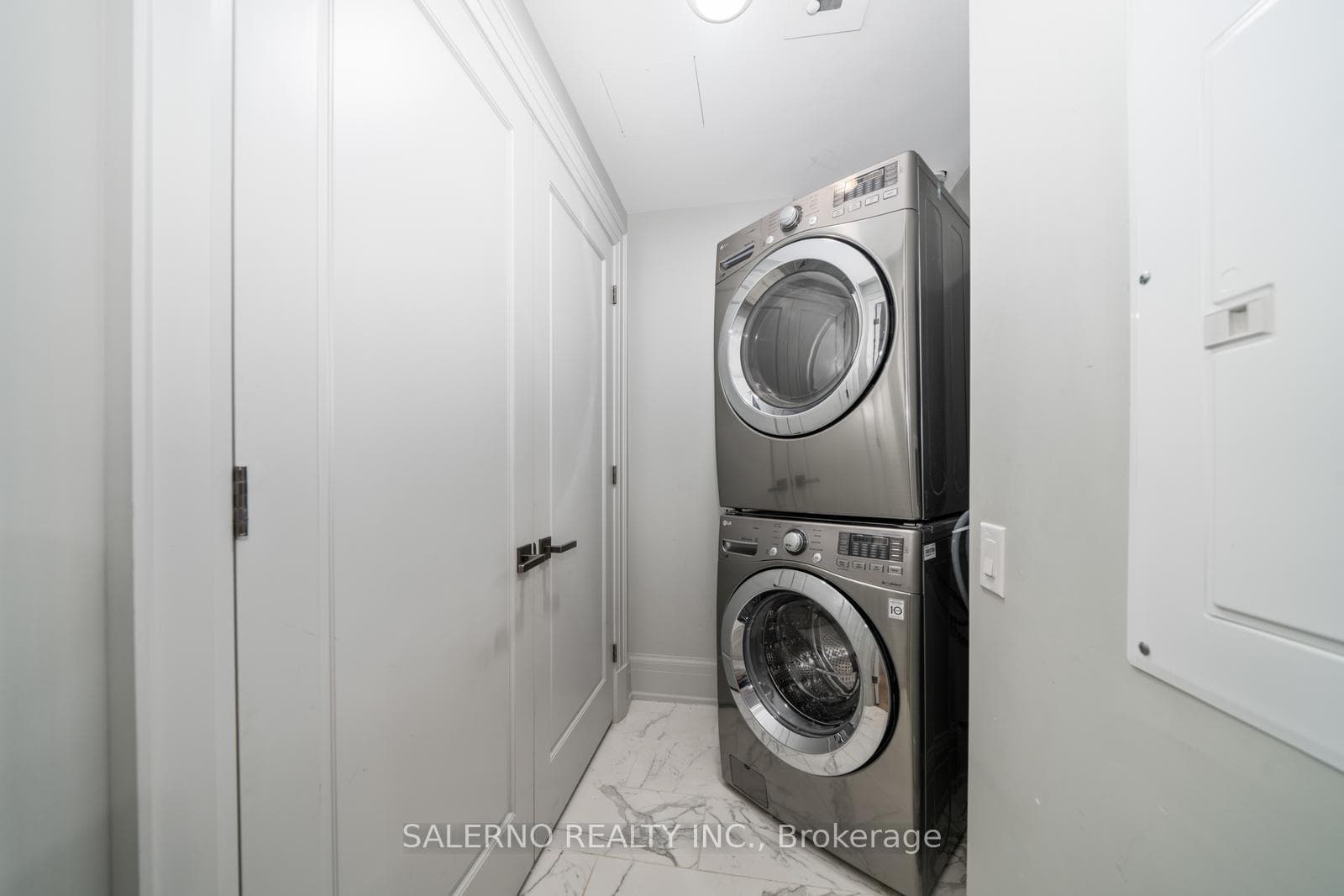 181 Davenport Road Unit 201 photo 38