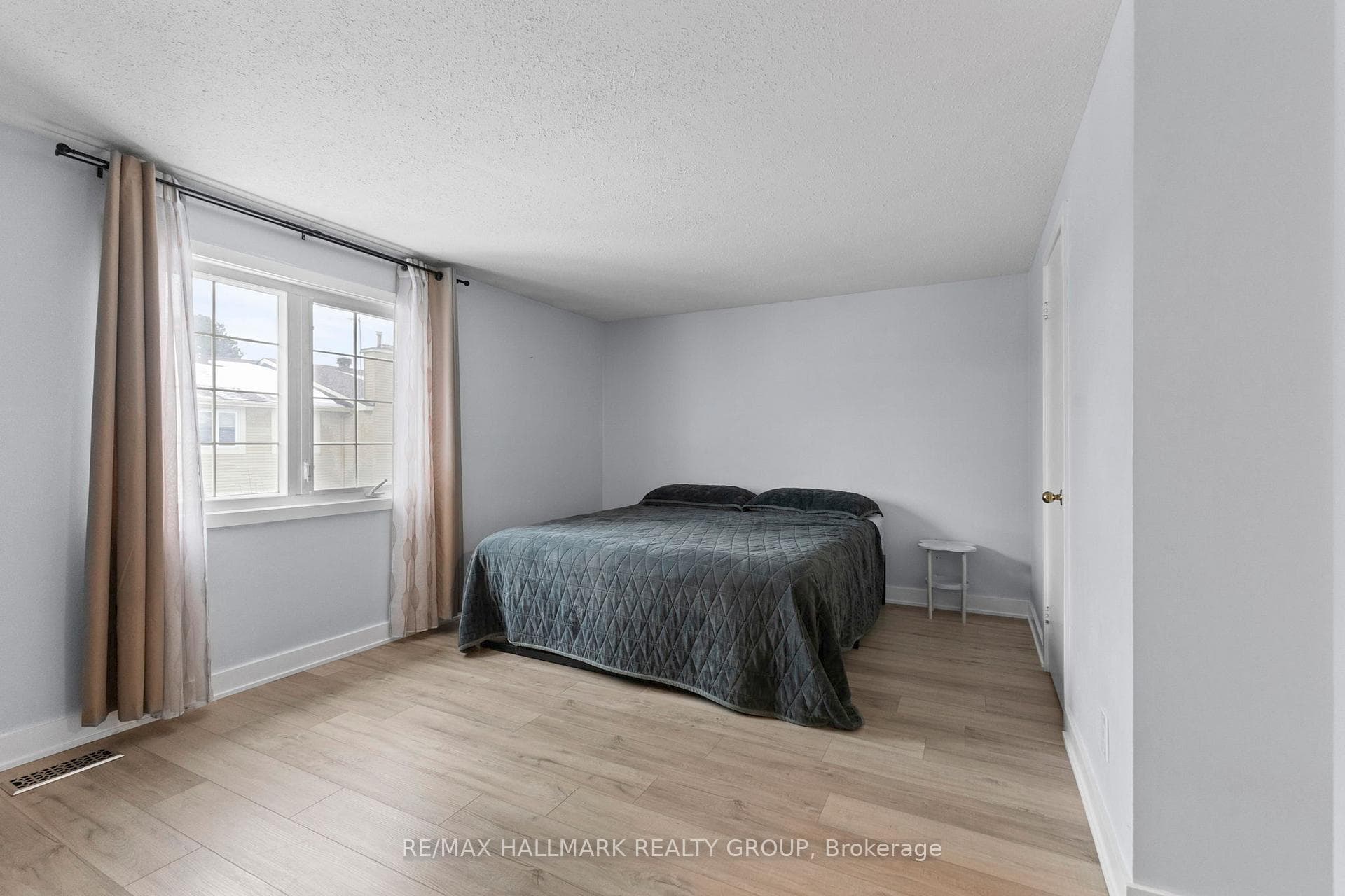 463 Canotia Place photo 28