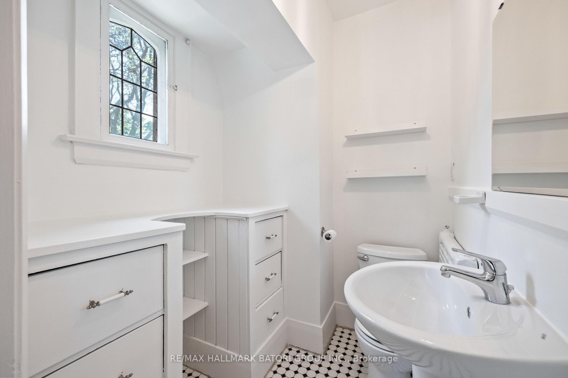 410 Castlefield Avenue photo 22