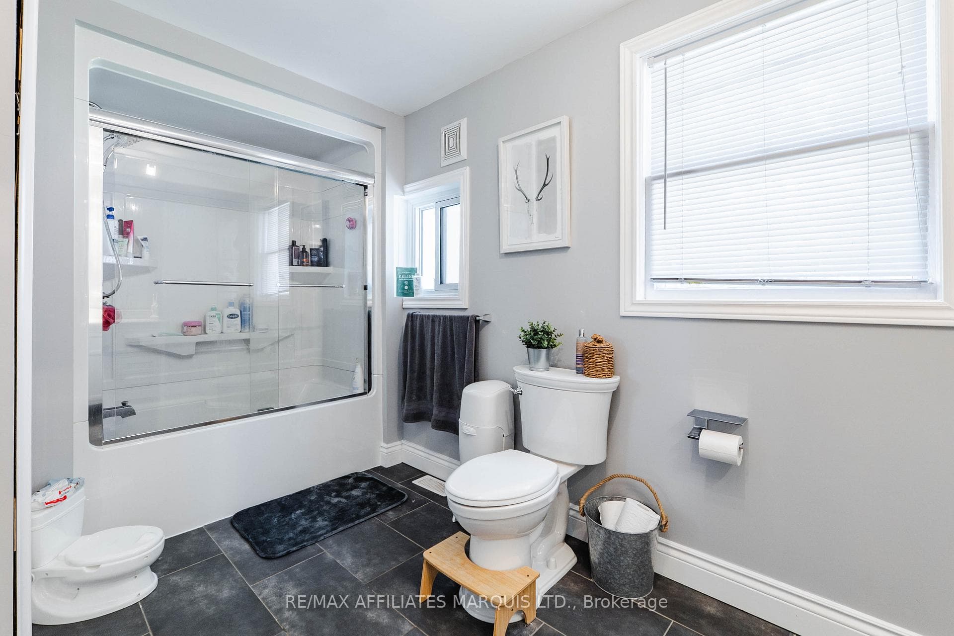 1605 Queen Street photo 30