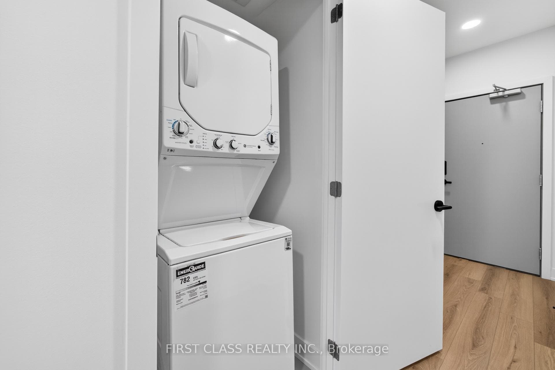 758 Dovercourt Road Unit 610 photo 21