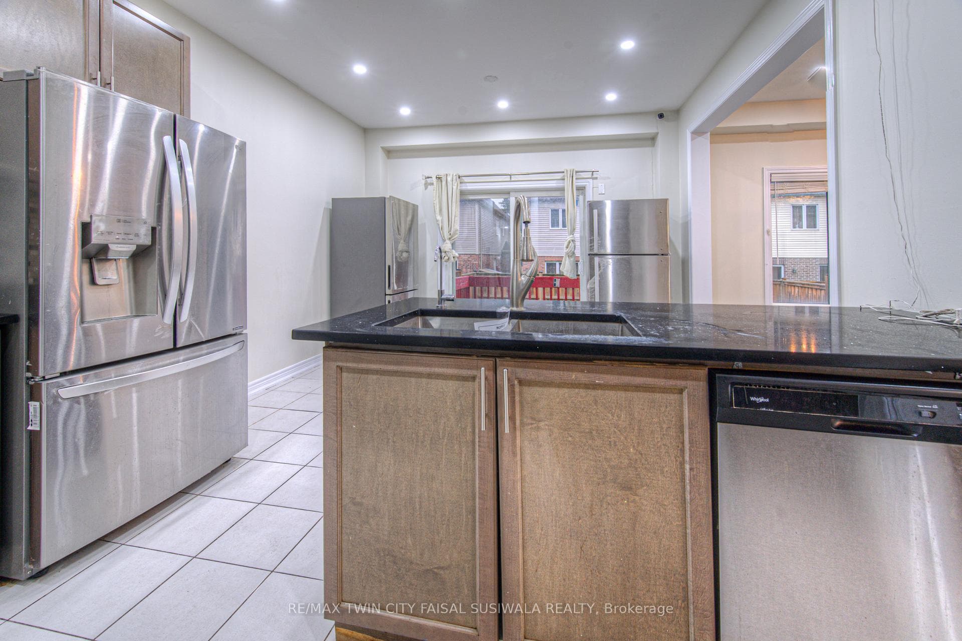 52 Weatherall Avenue photo 14
