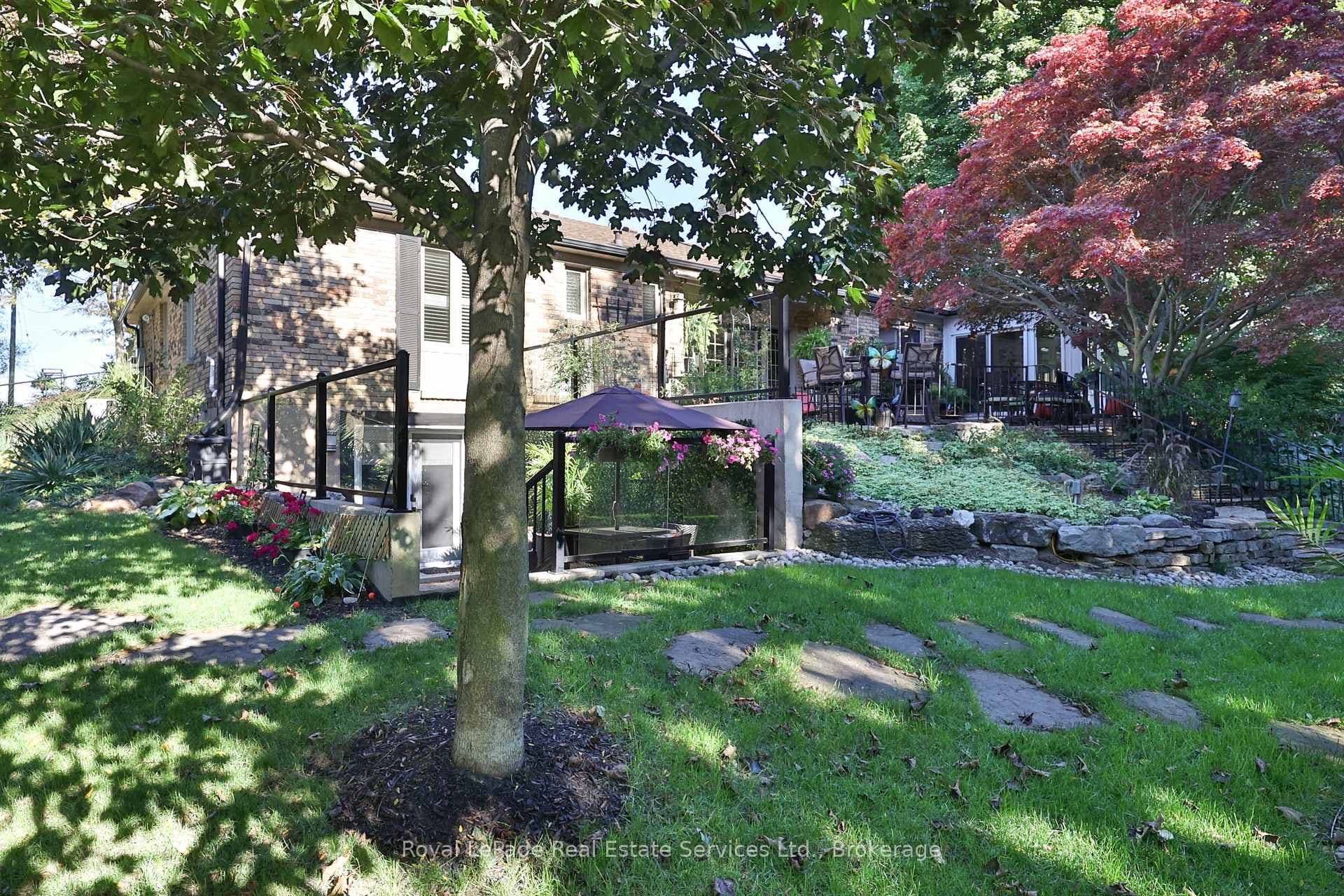 184 Dundas Street photo 37