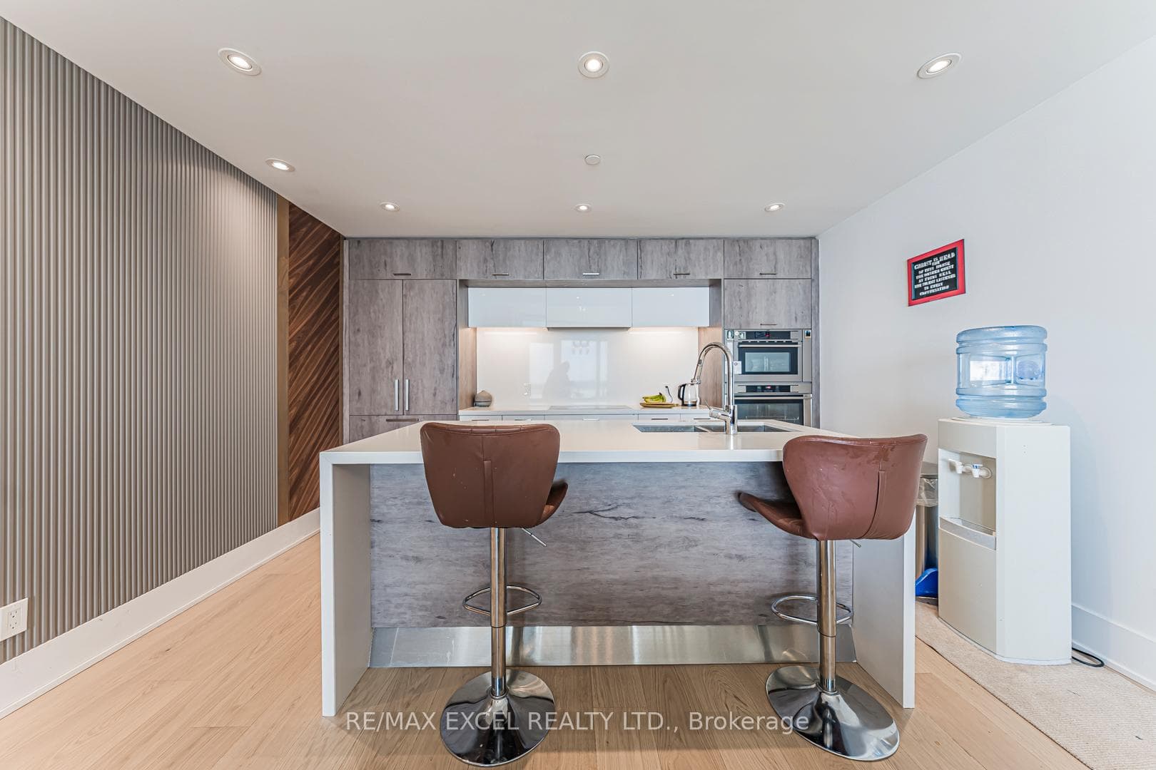 1 Edgewater Drive Unit 510 photo 15