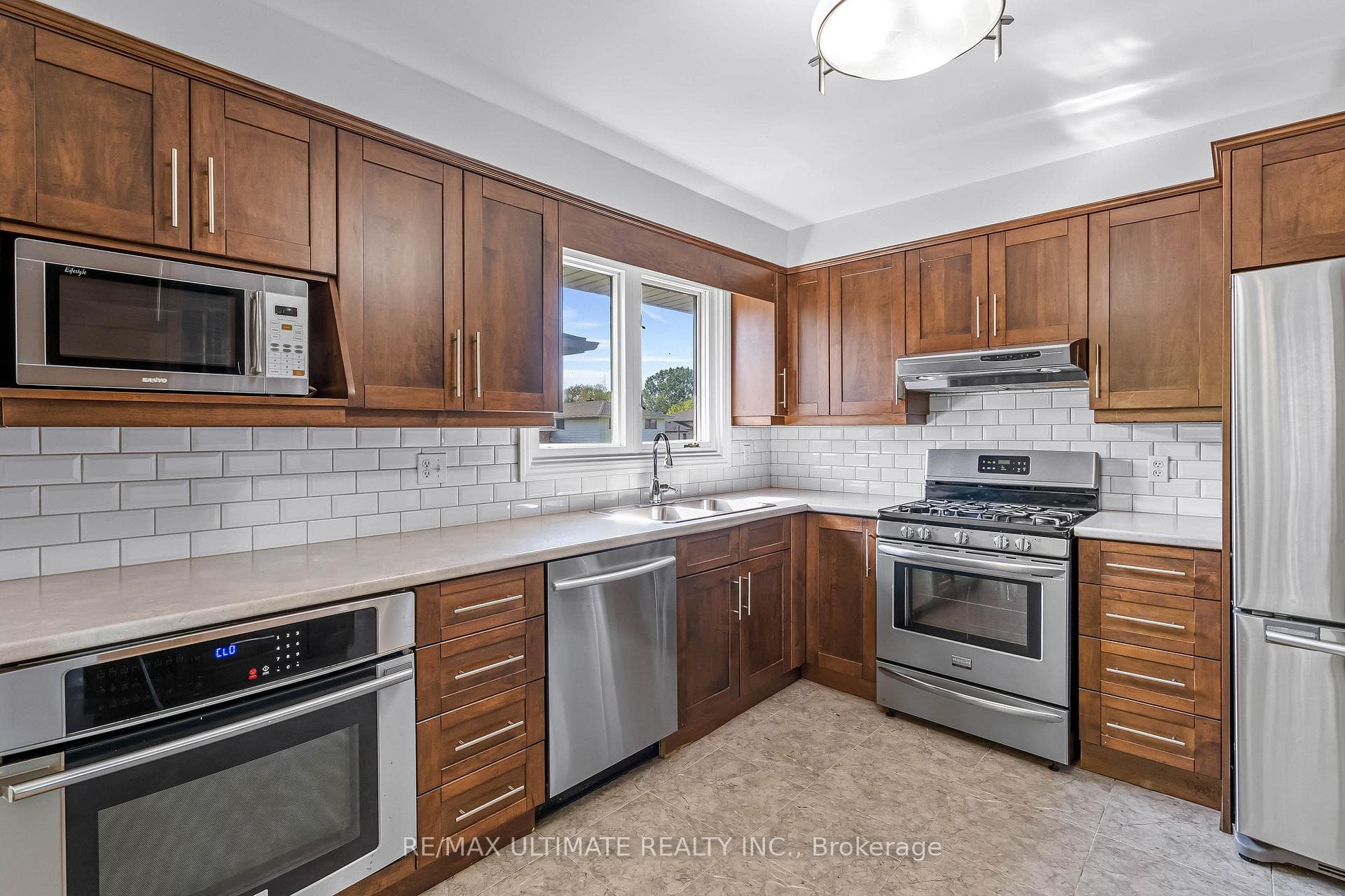 80 Endicott Terrace photo 9
