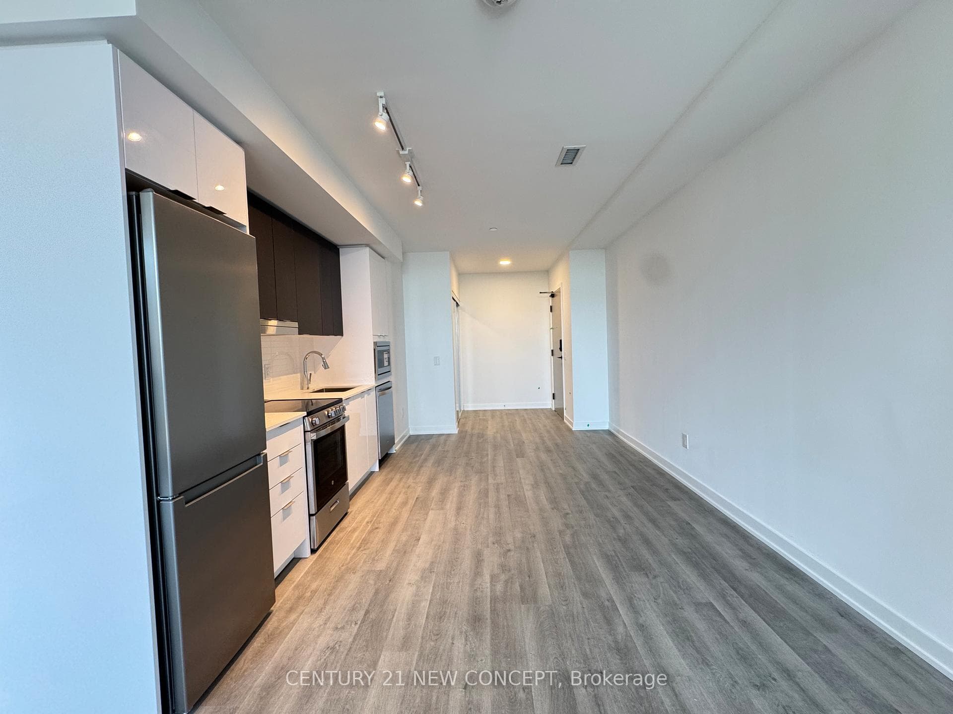 5105 HURONTARIO Street Unit 412 photo 18