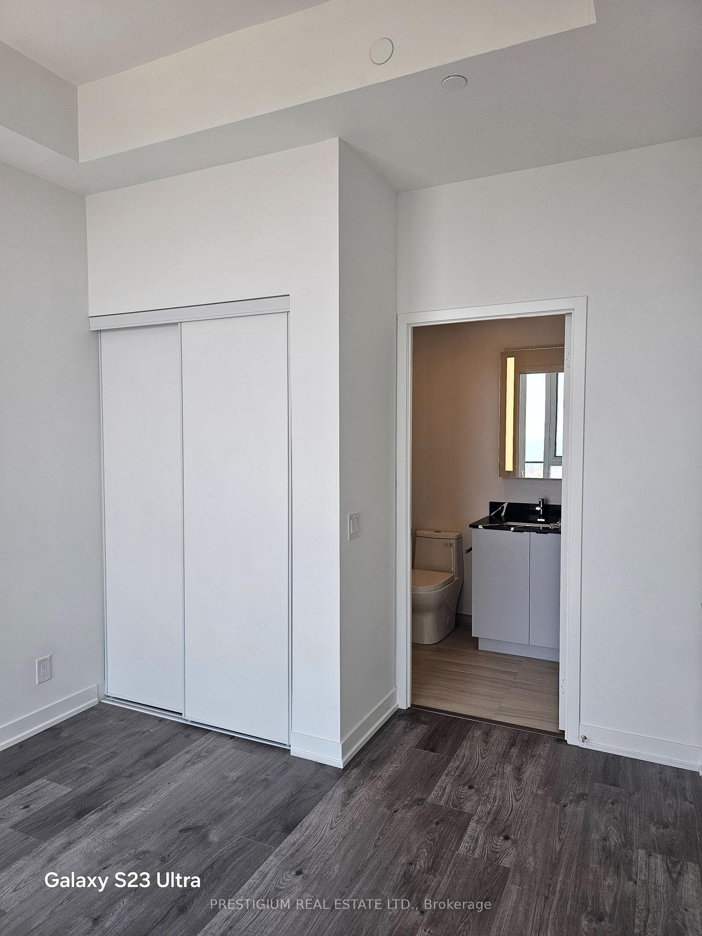 285 Dufferin Street Unit 1311 photo 11