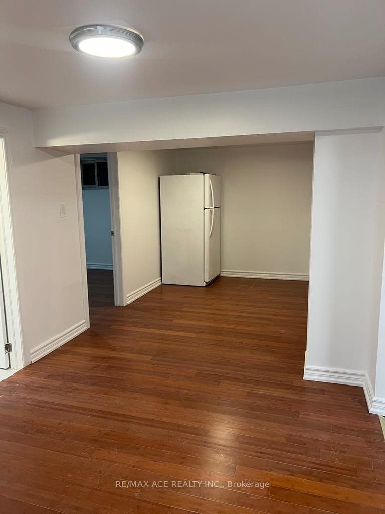 26 Oakridge Drive Unit BSMT photo 5