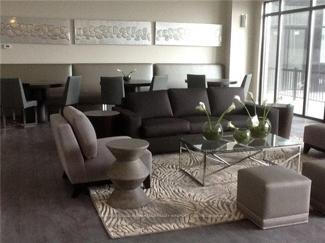 2910 Highway 7 Road Unit 2210 photo 19