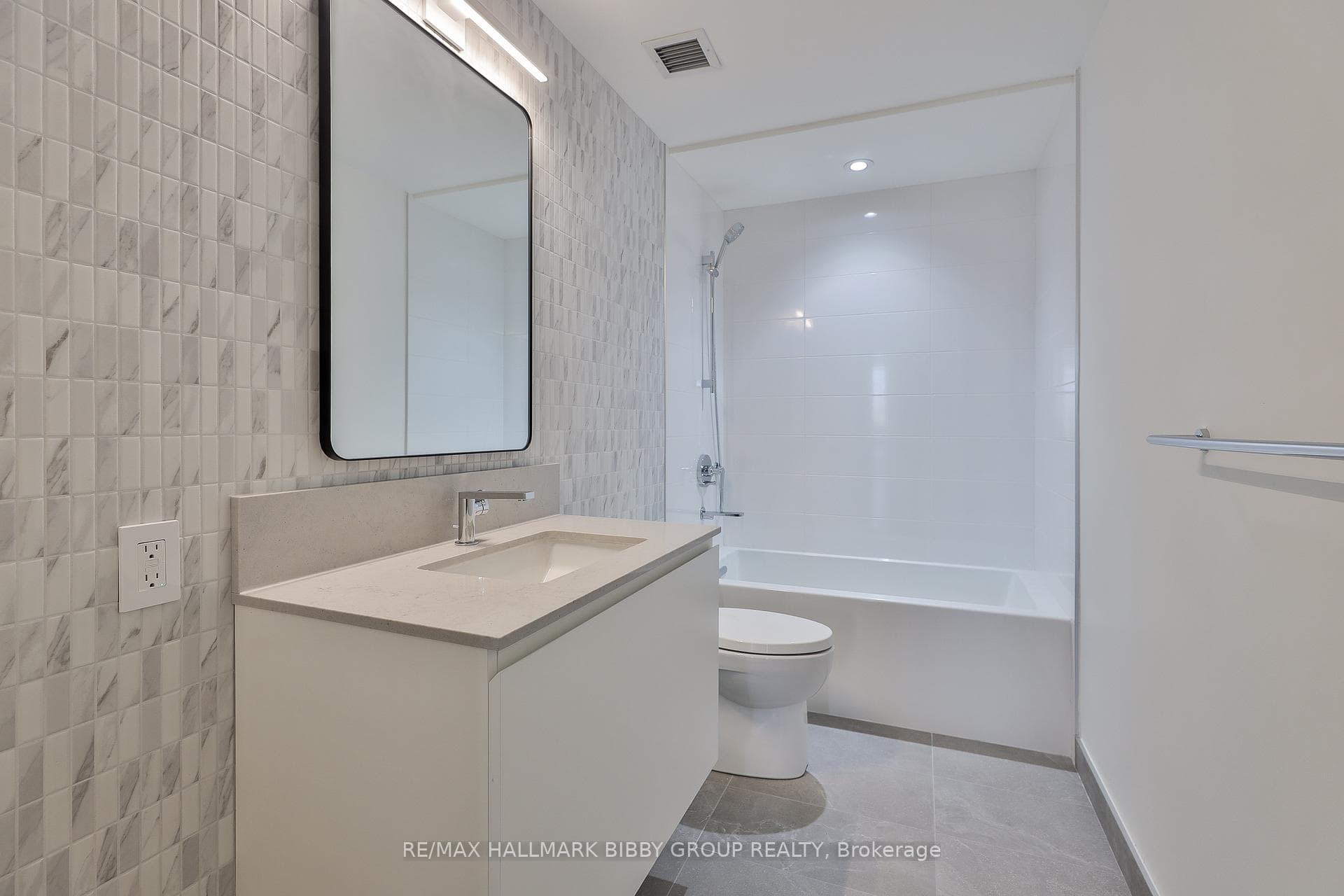 1414 Bayview Avenue Unit 310 photo 38