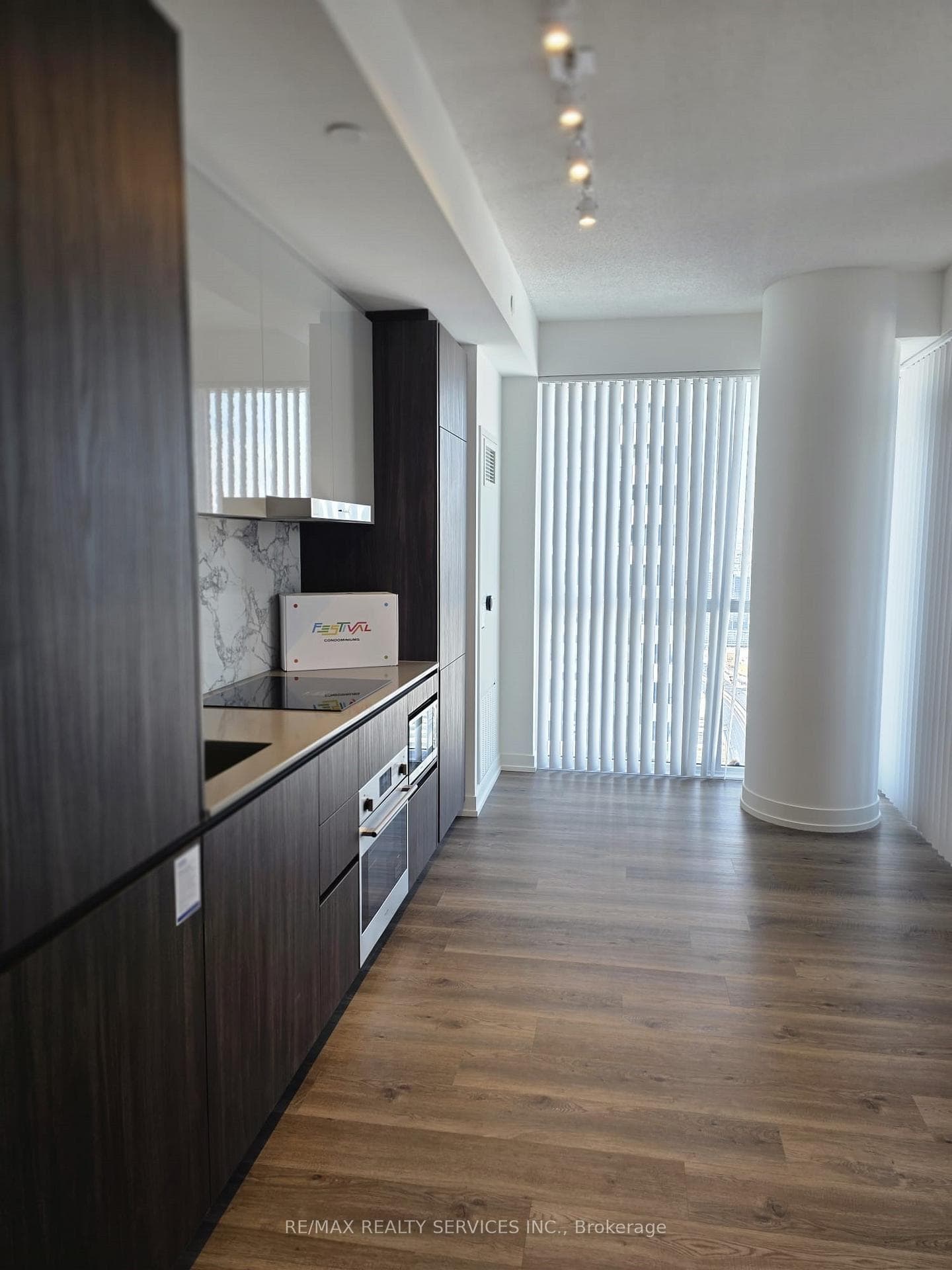 8 Interchange Way Unit 5102 photo 15
