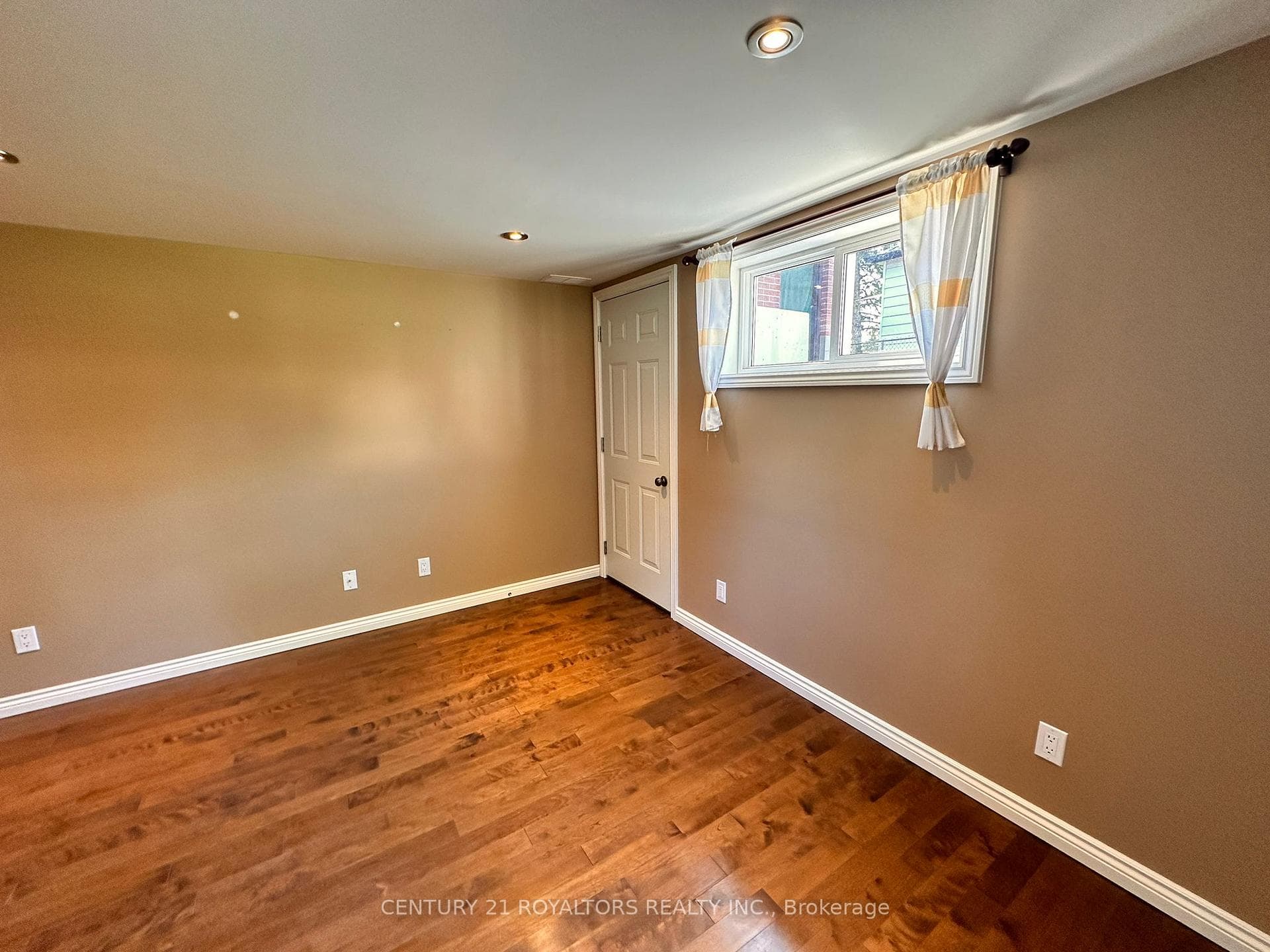 404 Trent Street Unit Bsmt photo 5