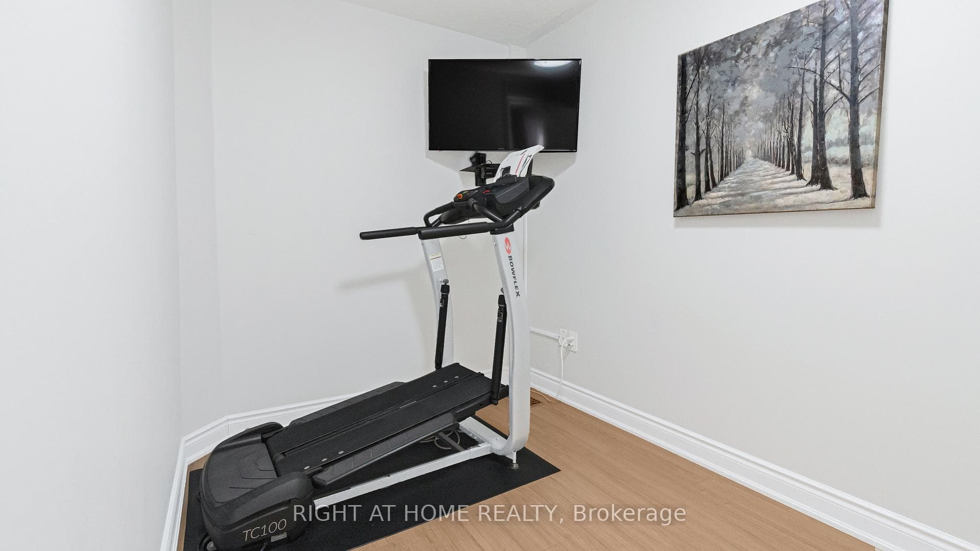 253 Fernforest Drive photo 34