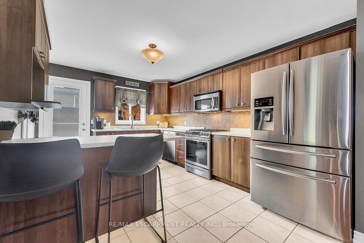 16 Mapleview Drive photo 11
