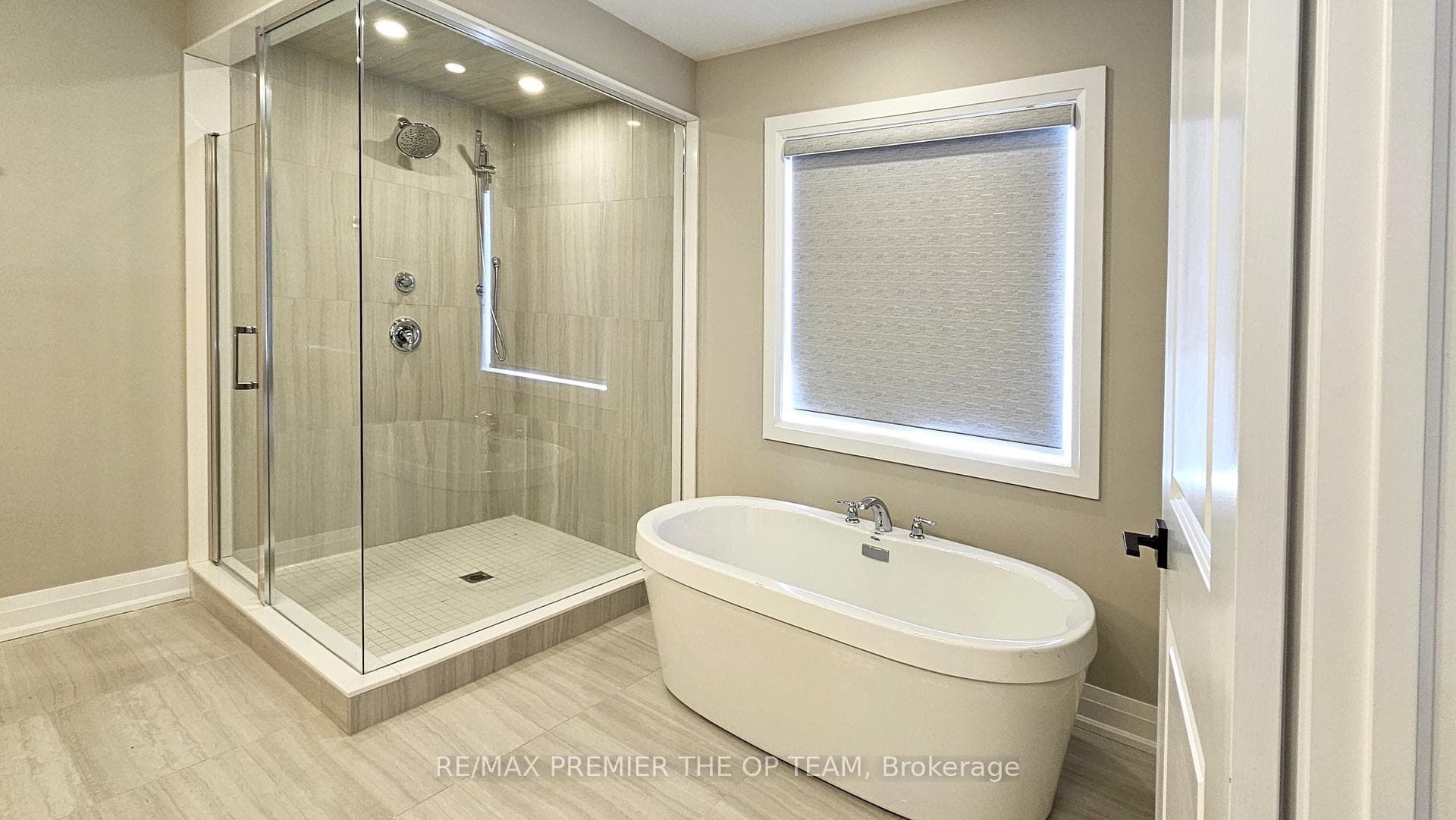 55 Federica Crescent photo 18