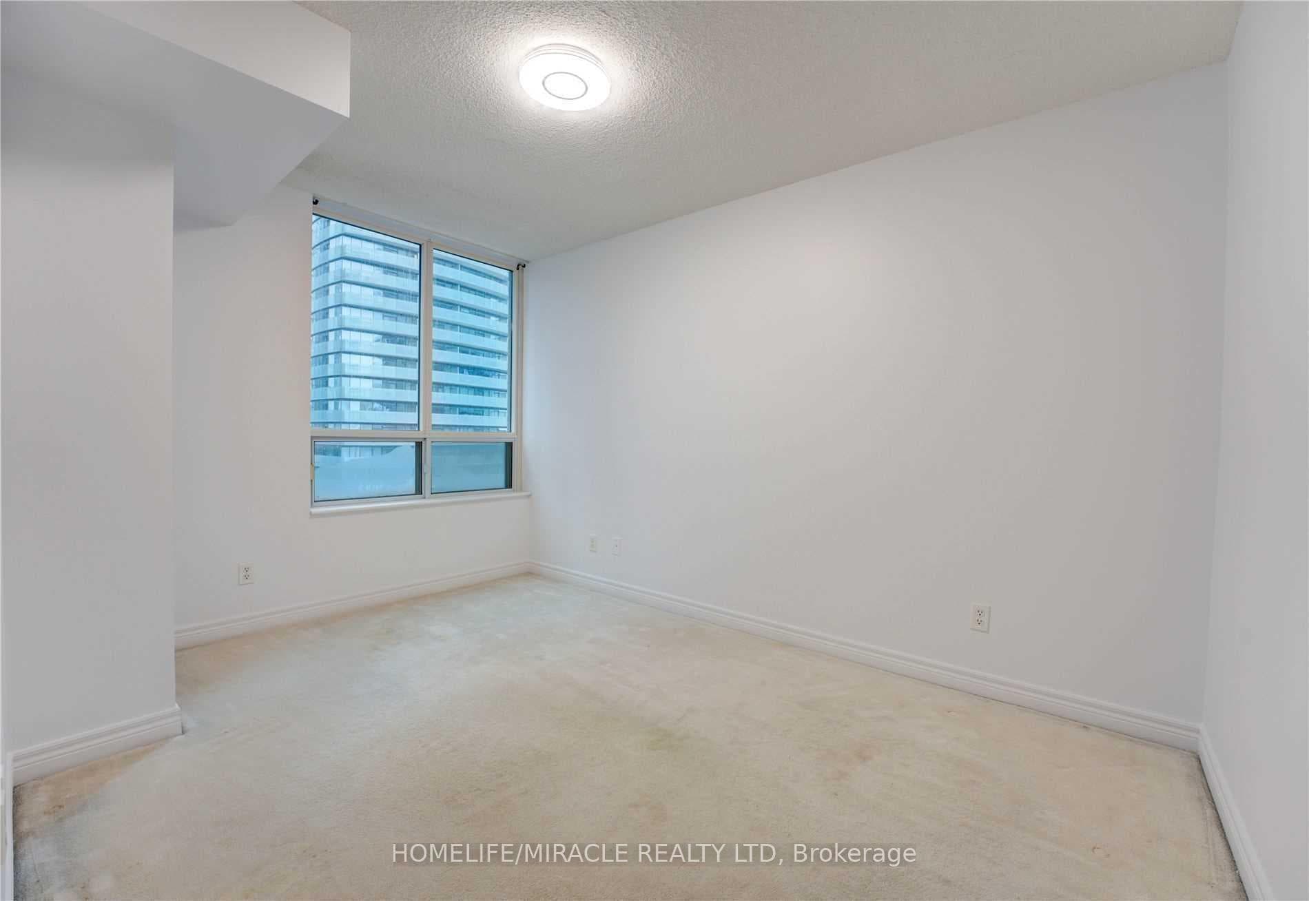 30 Grand Trunk Crescent Unit 1509 photo 15