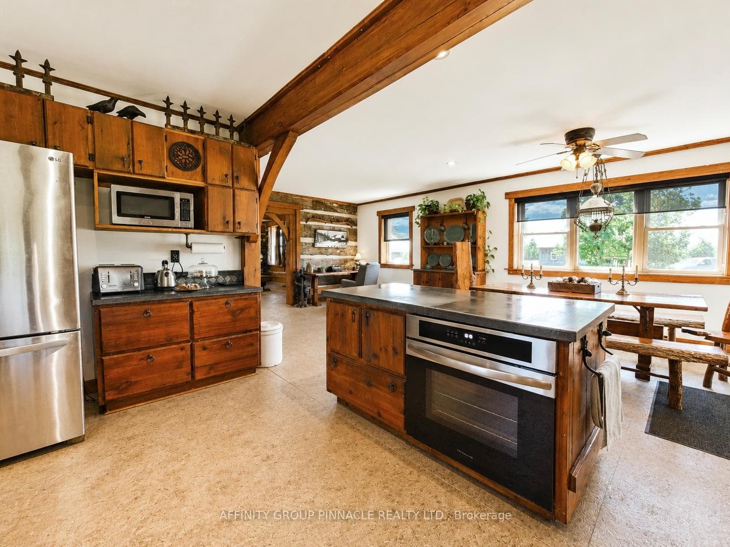 1693 Heights Road photo 11