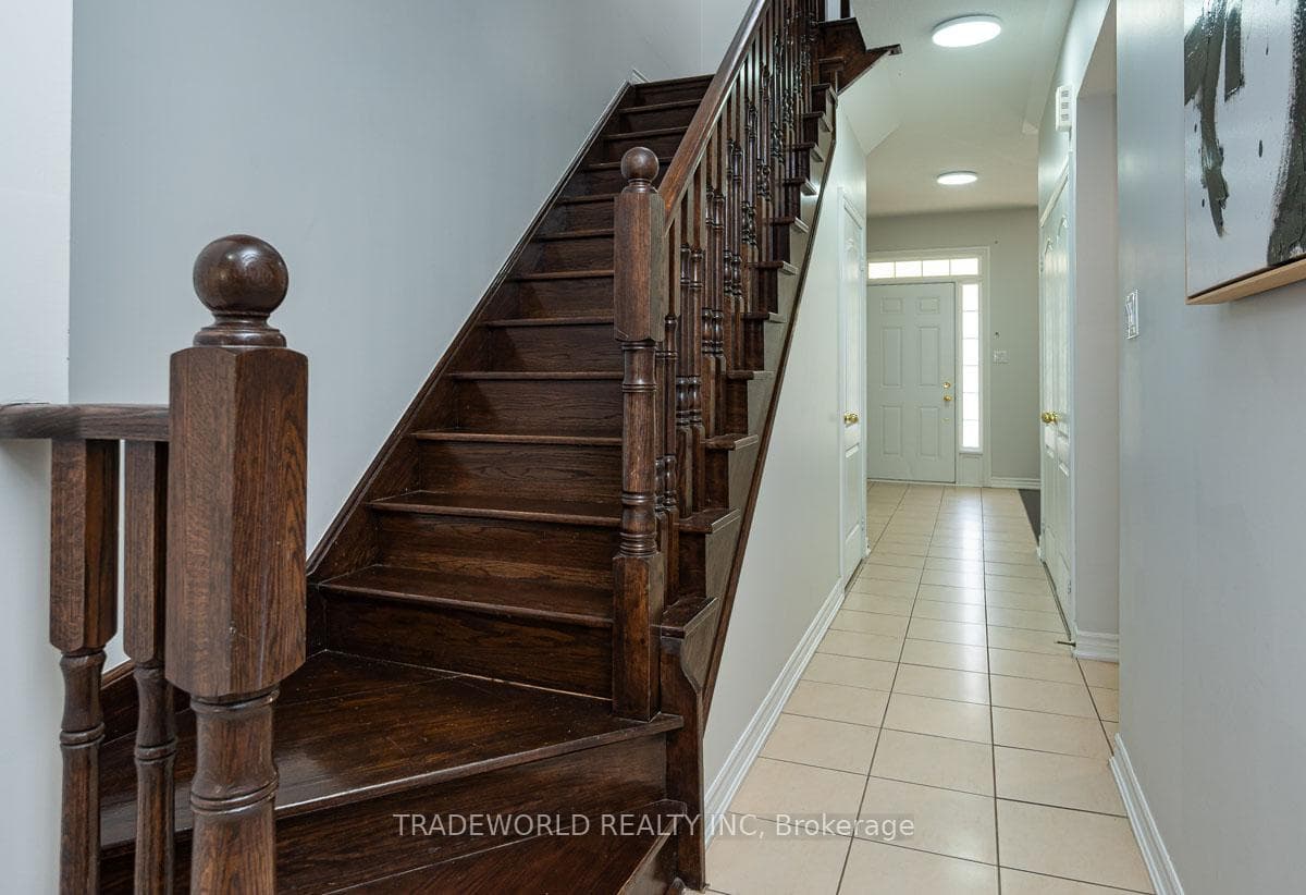 70 Donald Buttress Boulevard photo 4