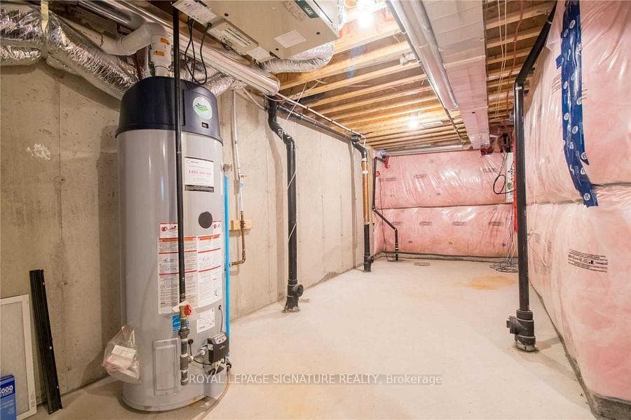 76 Scarletwood Street photo 33