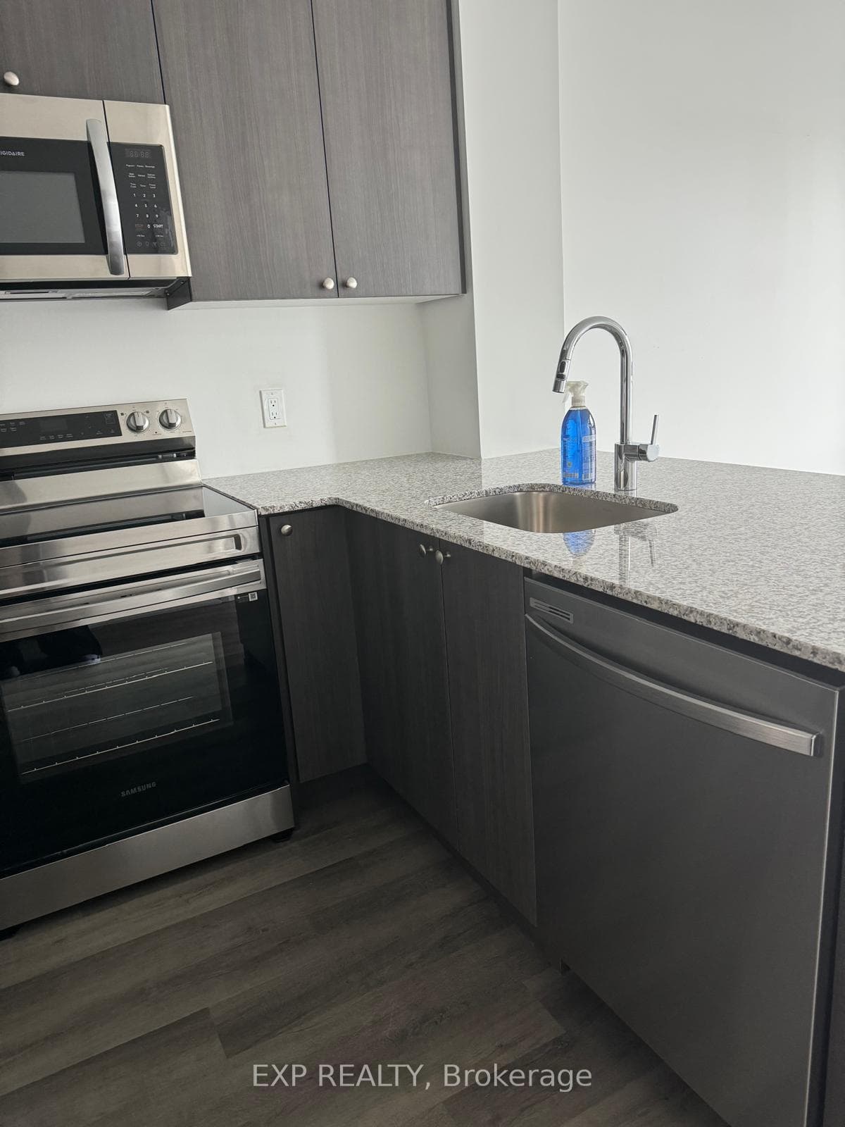 470 Gordon Krantz Avenue Unit 109 photo 9