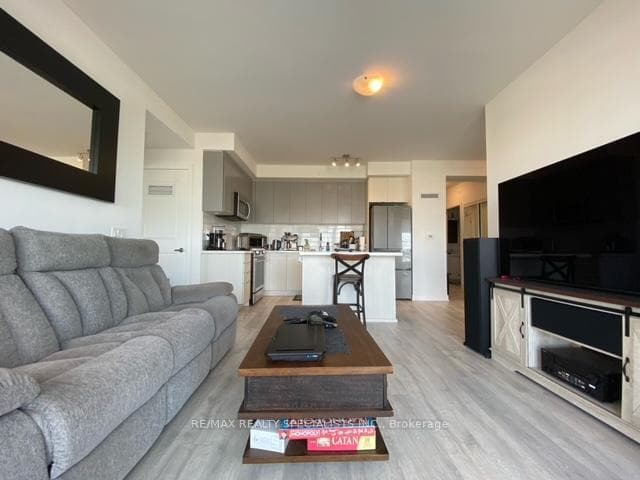 4677 GLEN ERIN Drive Unit 302 photo 19