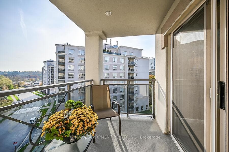 3000 Creekside Drive Unit 601 photo 27