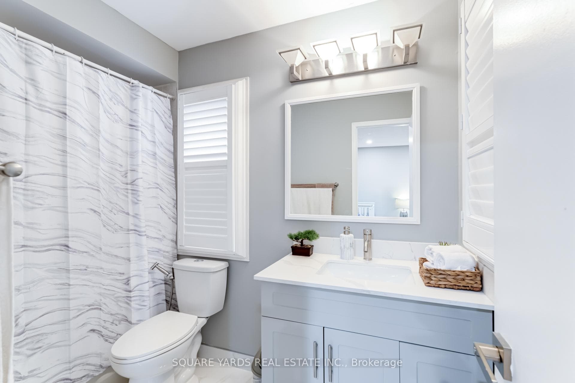 4 Pc Ensuite