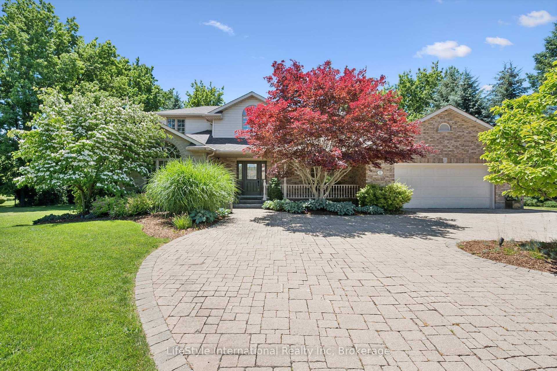 12 Ochs Drive photo 1