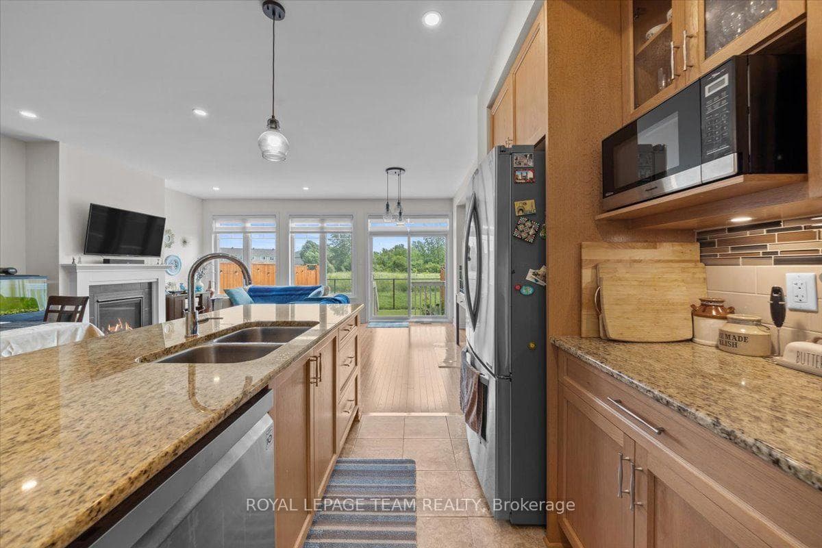 552 Jackdaw Avenue photo 10