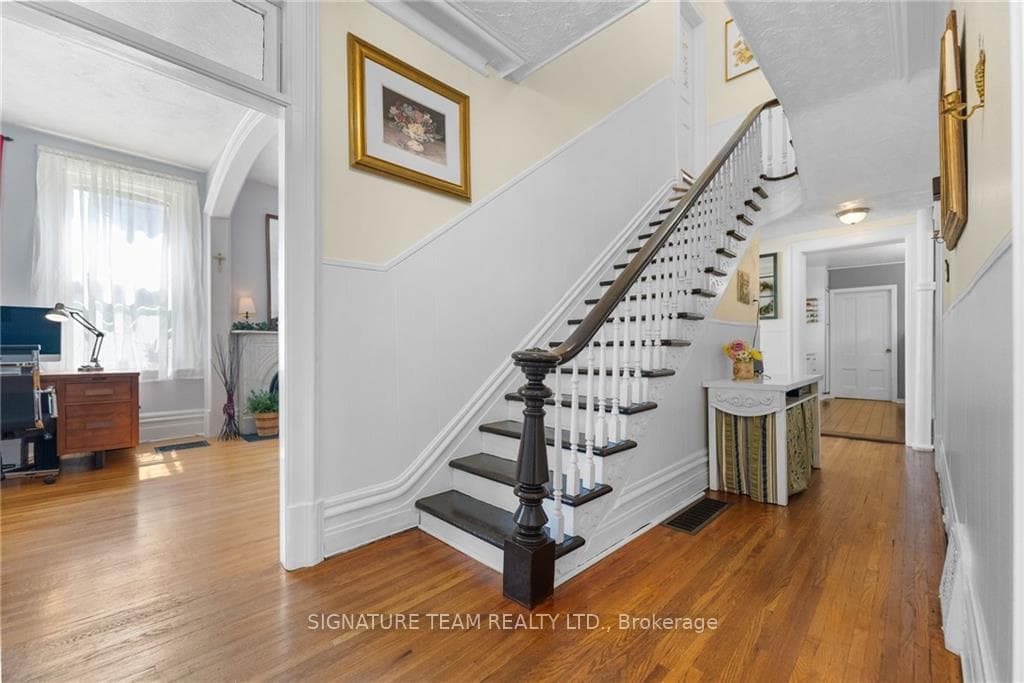 124 RENFREW Avenue photo 6