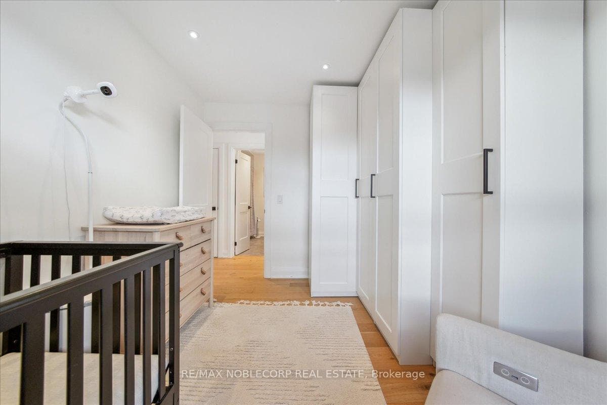 72 Christina Crescent photo 23