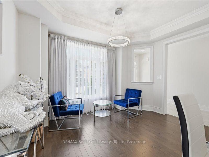 39 Avanti Crescent photo 6