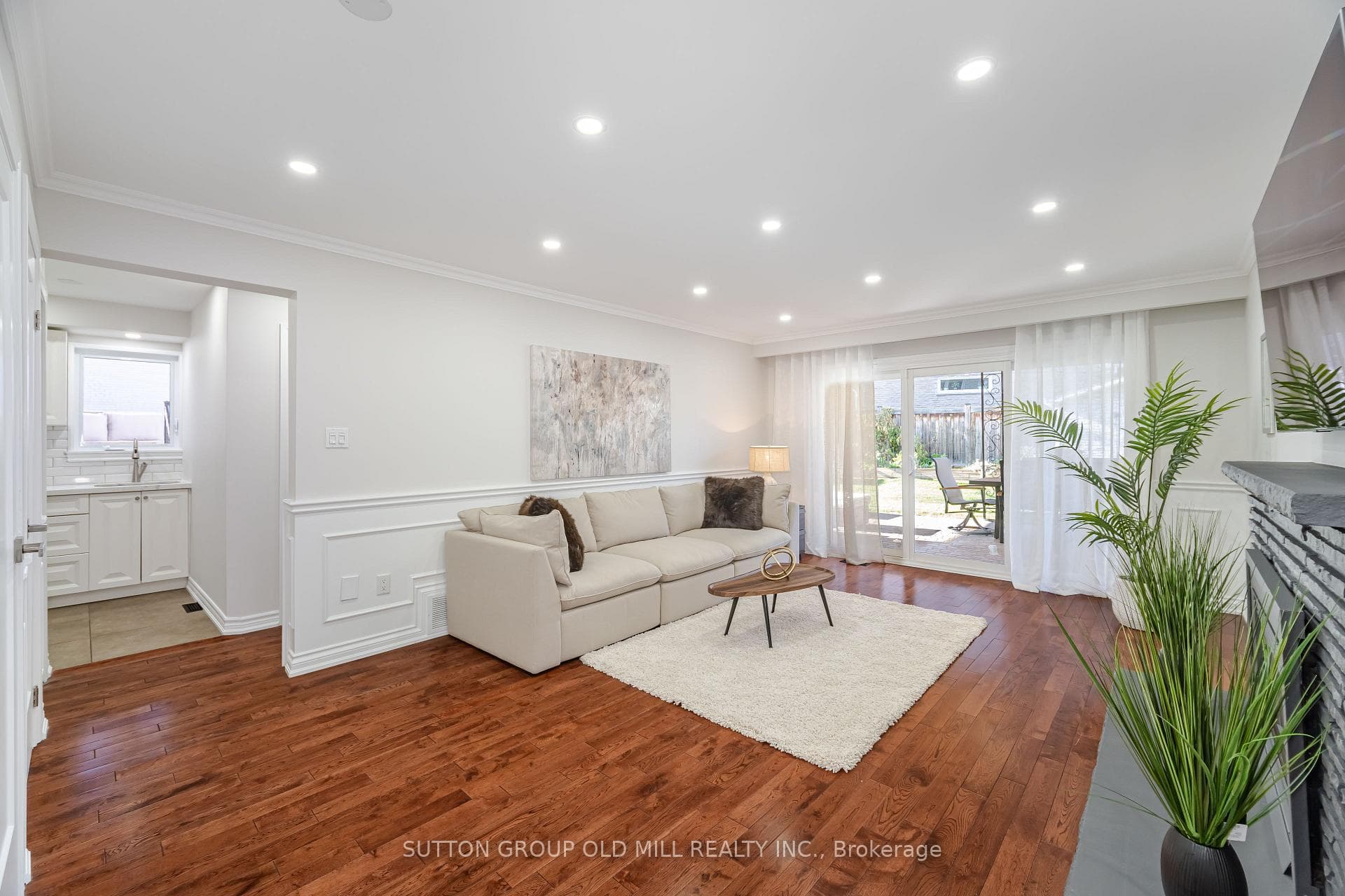 449 Abington Avenue photo 30