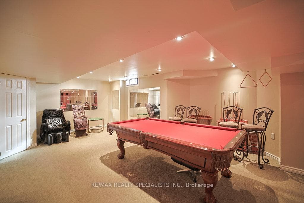 47 Vineyard Avenue photo 33