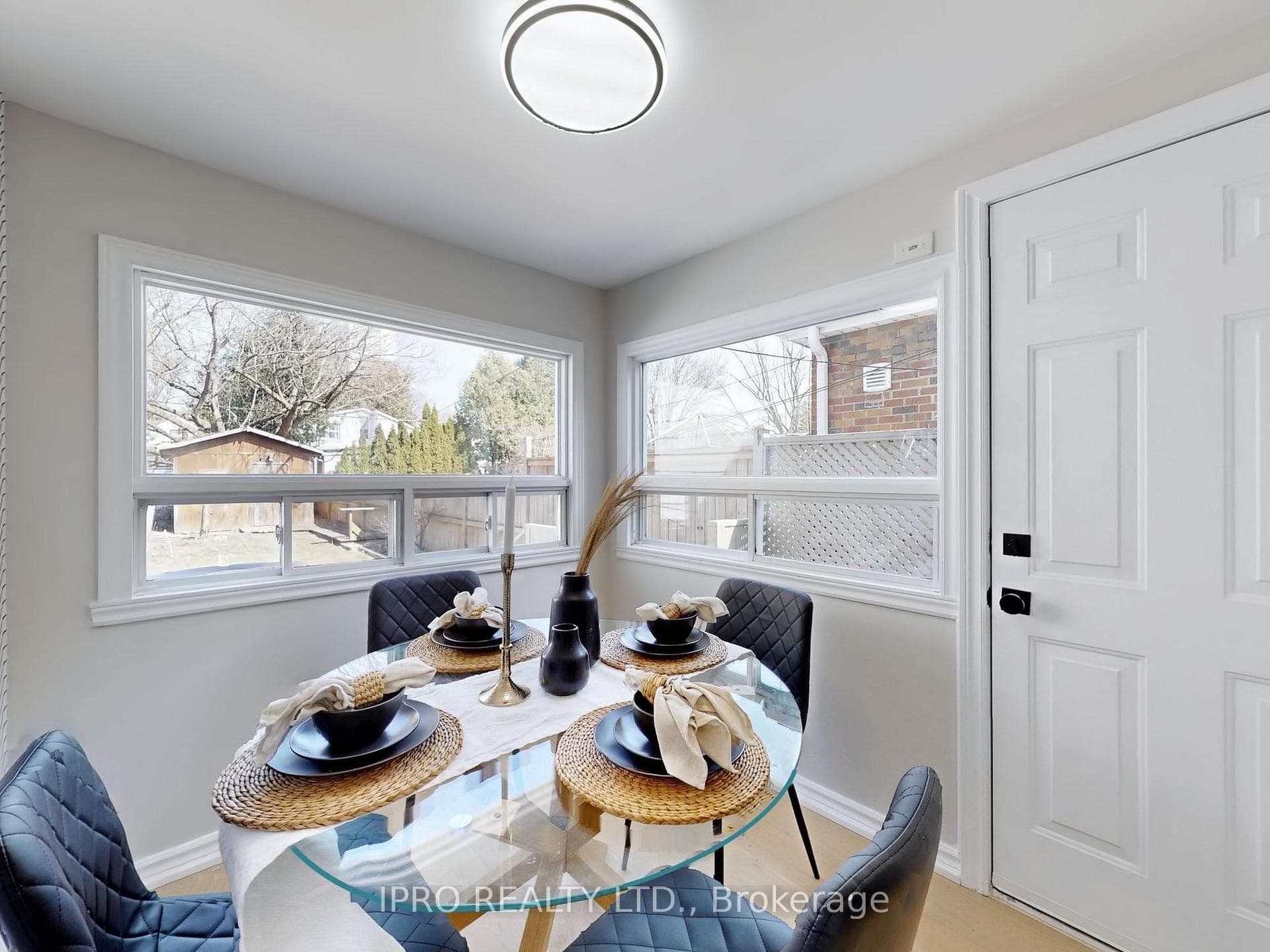 179 Chisholm Avenue photo 9