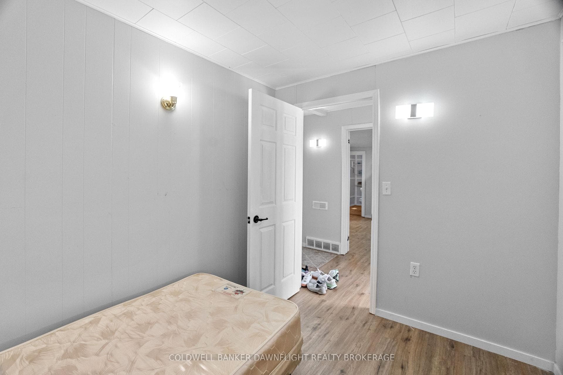 82 LONDON Road photo 8