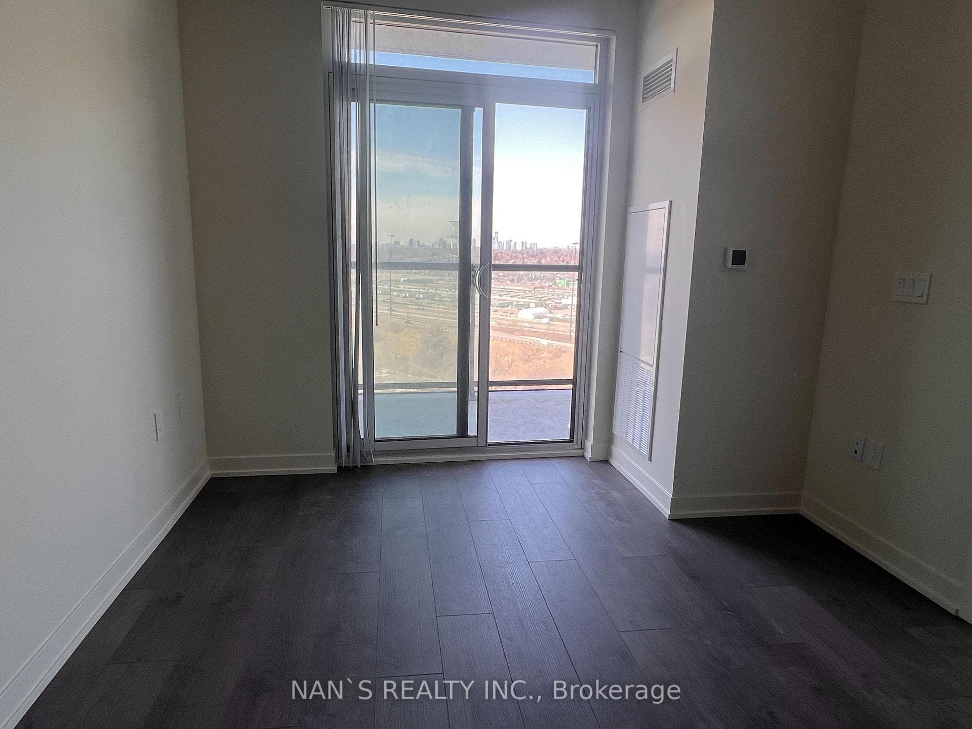 38 Annie Craig Drive Unit 1810 photo 6