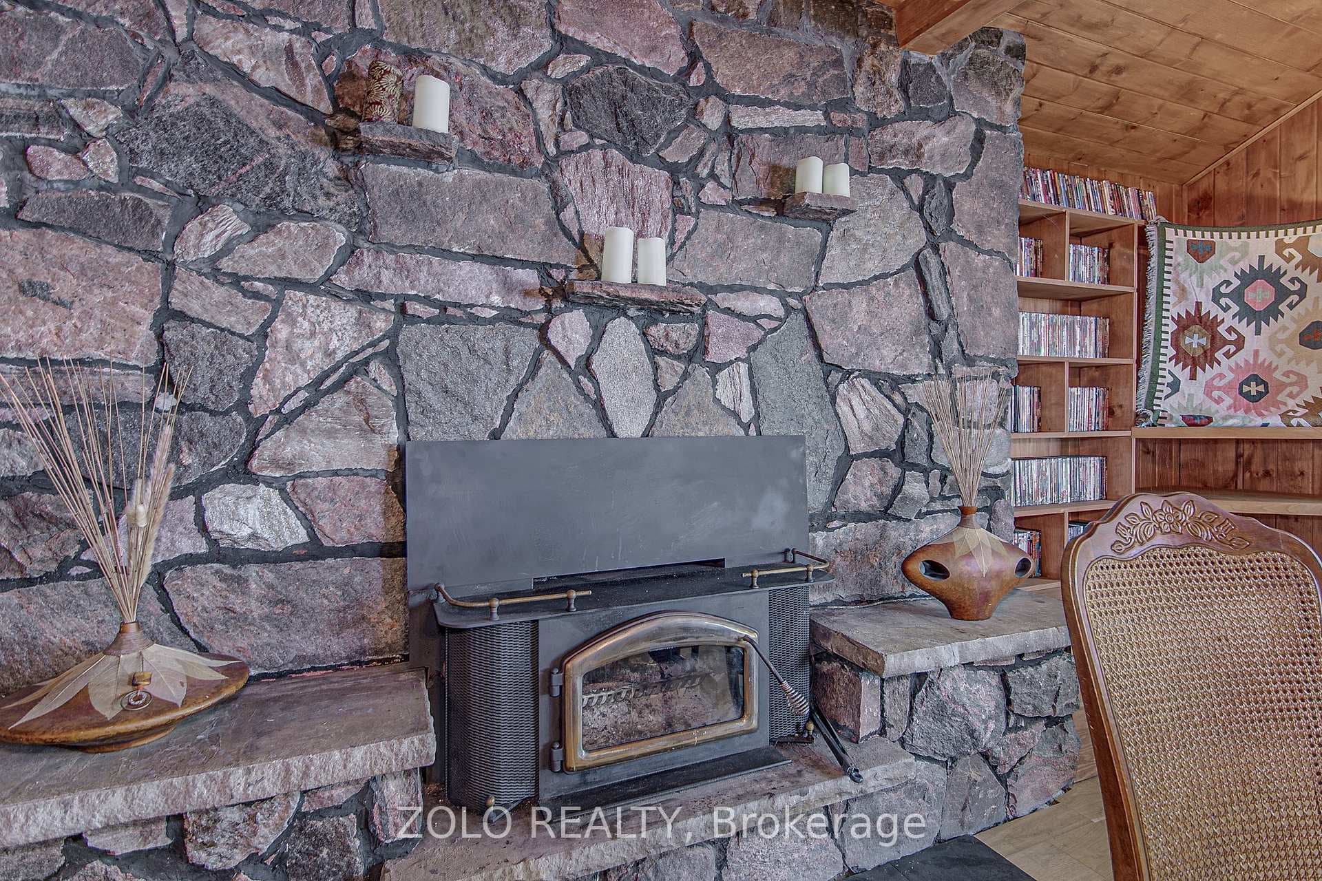 122 Fulsom Crescent photo 24