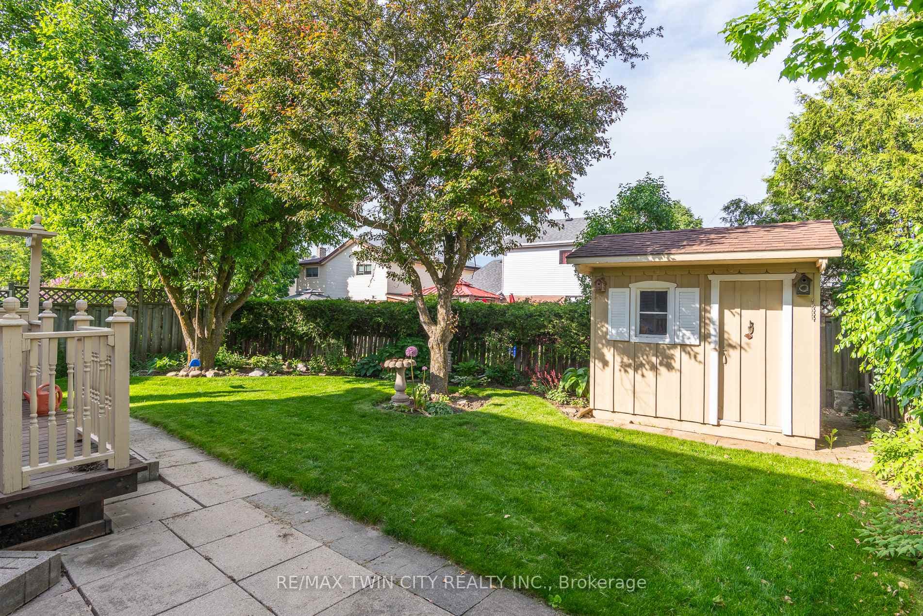 691 Westheights Drive photo 5