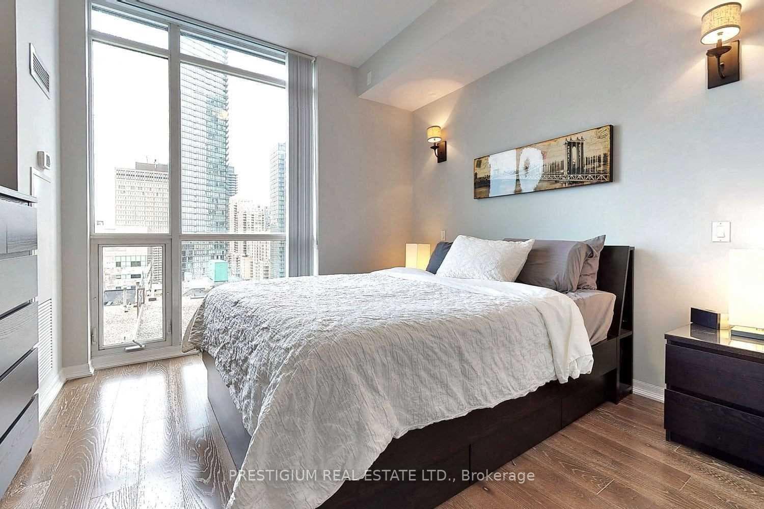 770 Bay Street Unit 1701 photo 12
