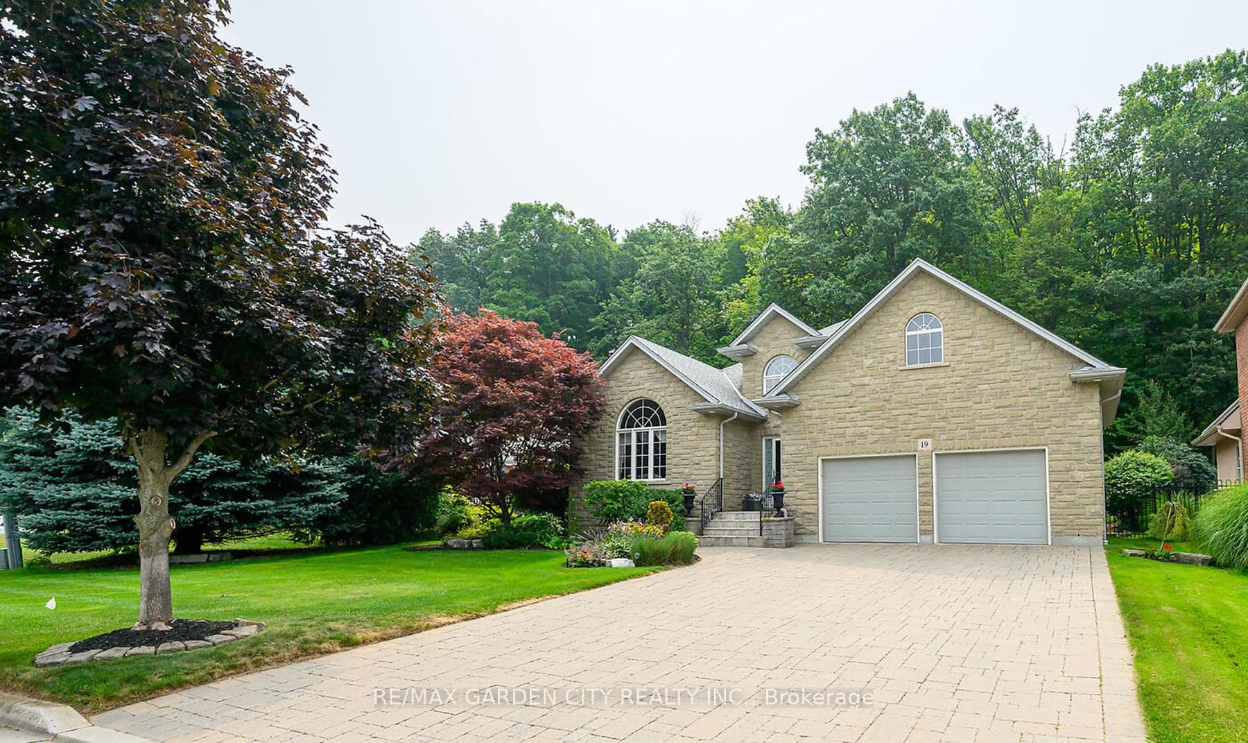 19 BELL Avenue photo 6