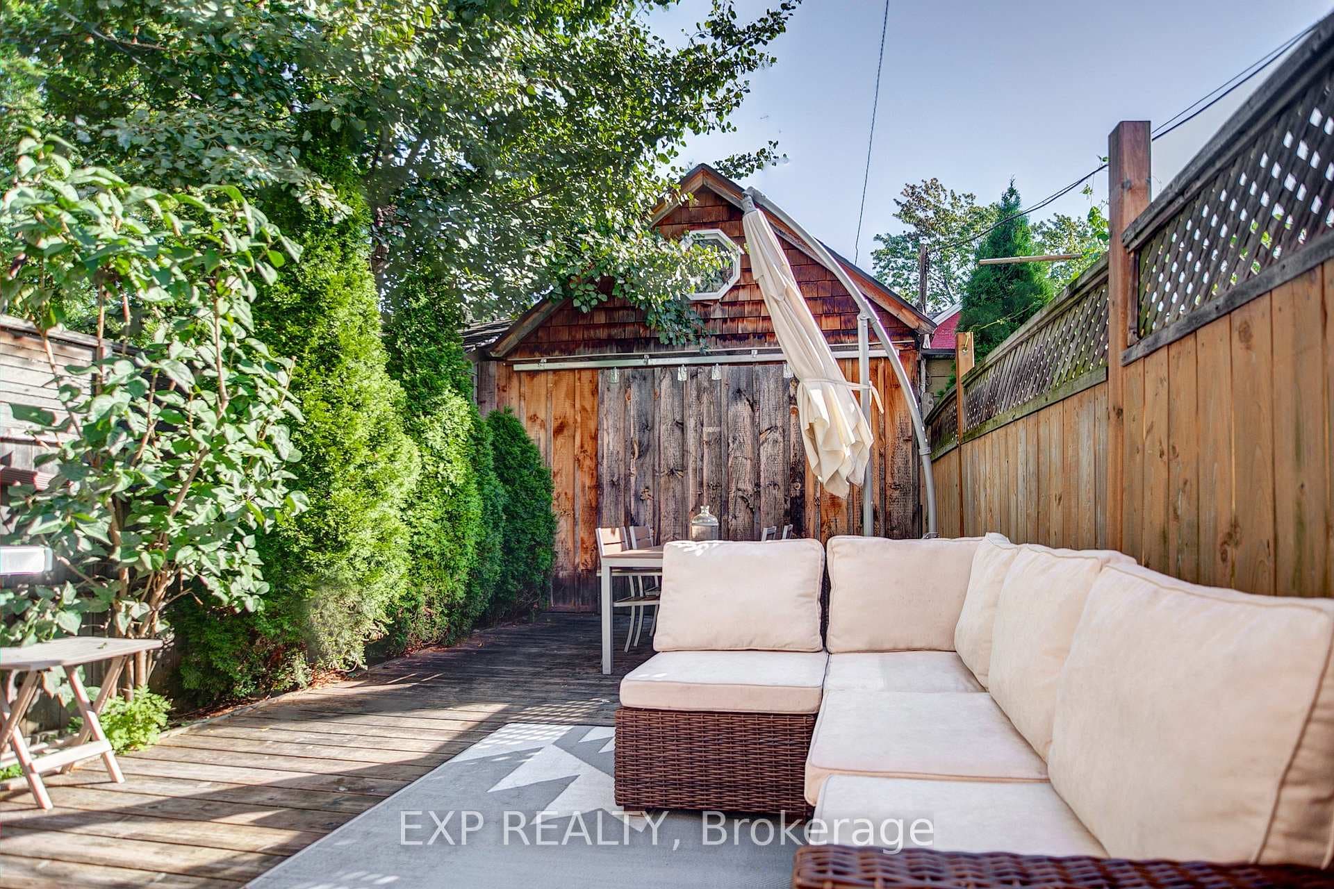 31 Manning Avenue photo 18