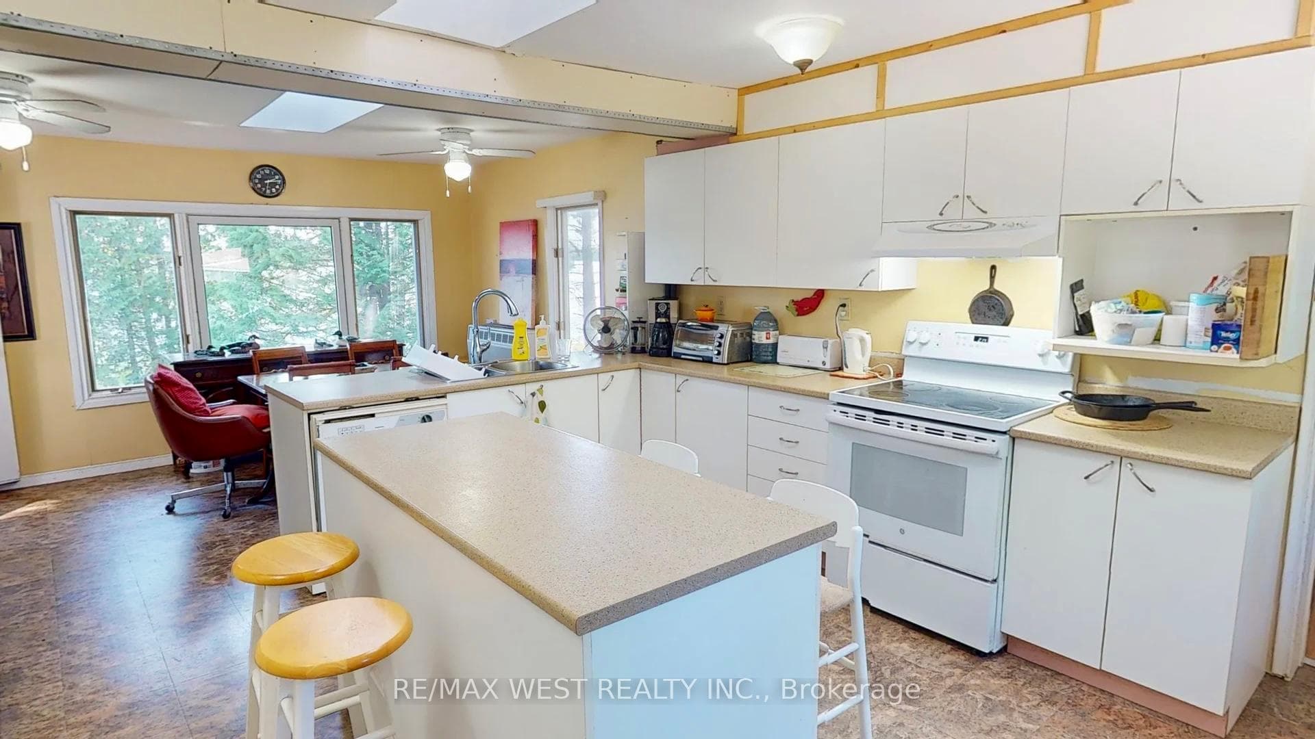 84 Northshore Road photo 4