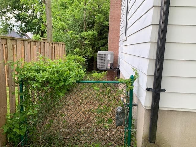 347 Thiel Street photo 24