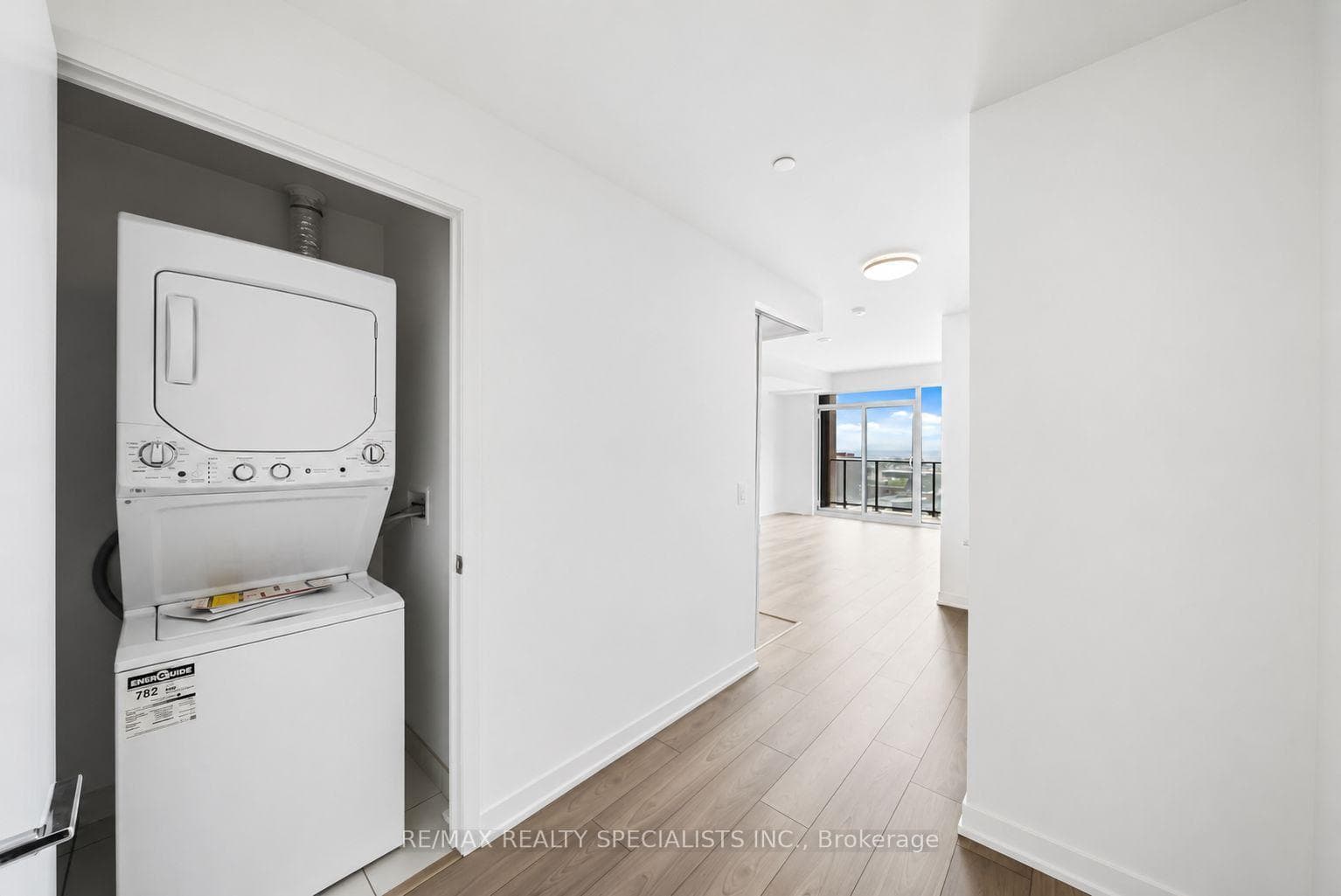 285 Dufferin Street Unit 817 photo 27