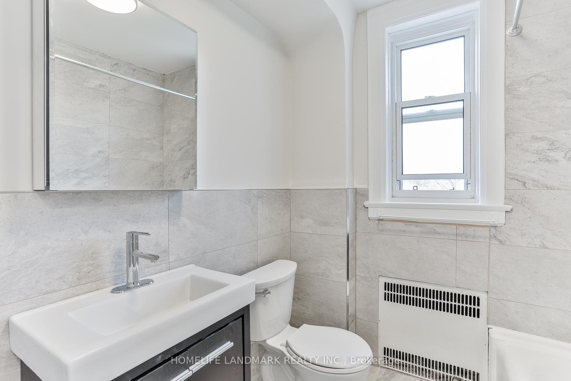 448 Spadina Road Unit 104 photo 16