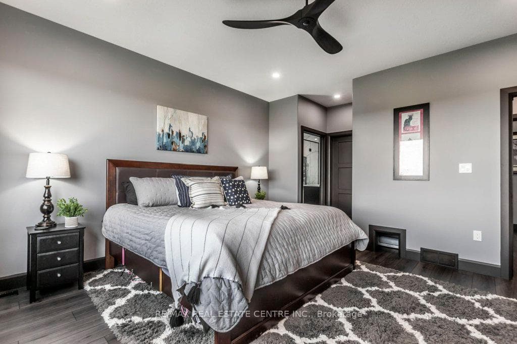 18 Faith Drive photo 25